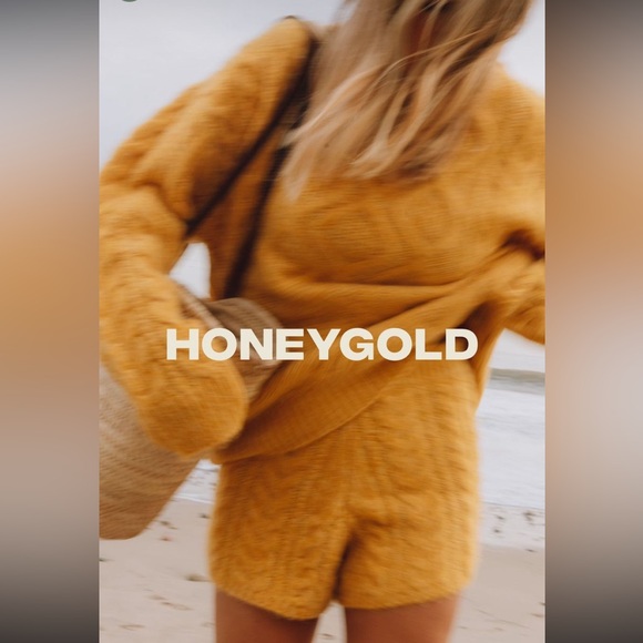 Daily Drills Knit Sweater in Honeygold - Picture 2 of 6